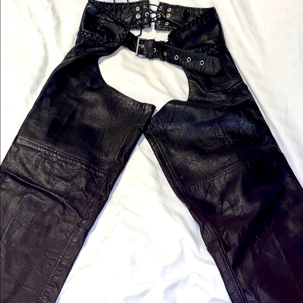 Motorcycle riding chaps
